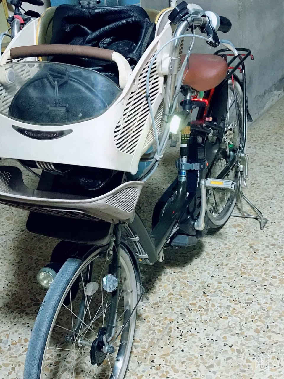 سلام عليكم ماعرف بل باسكلات لايجي يتعب روحه يتعبني ويا باسكل مساعد بايدر بطاره جديد شحنته ويا الباسكل جديد ما مستخدمه  ما فارغ اطلع بي قفل ٢٥٠ الباسكل ياباني ***********
