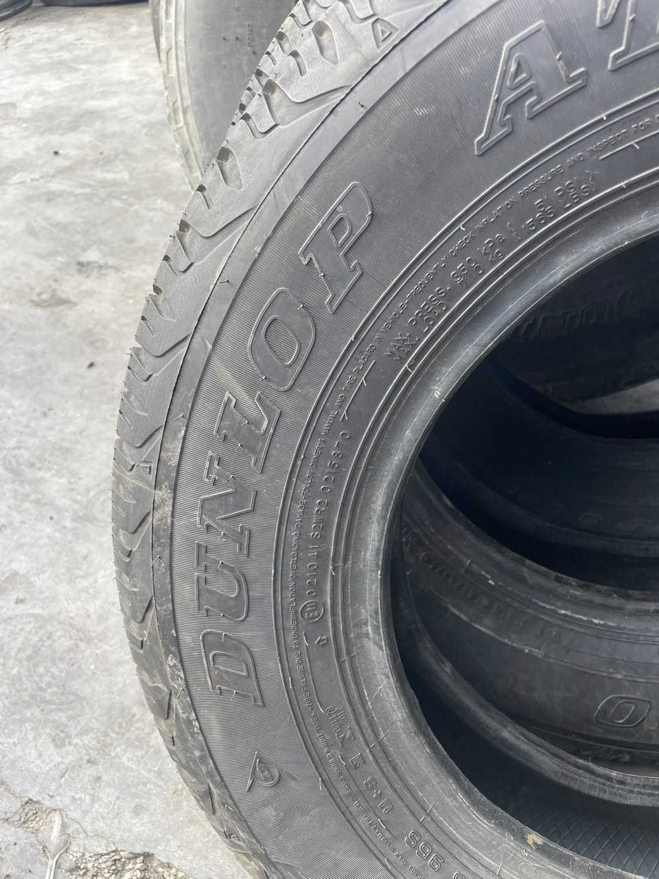 تاير دنلوب ياباني اصلي الحجم 15 هايسة نيسان جنبي سعر الزوج (175) الف مكاني مجمع مشن بغداد متوفر جملة و مفرد يوجد توصيل لجميع محافظات *********** واتساب
