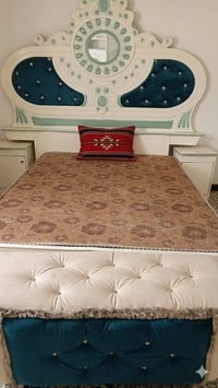 سرير • غرفة نوم • خشب