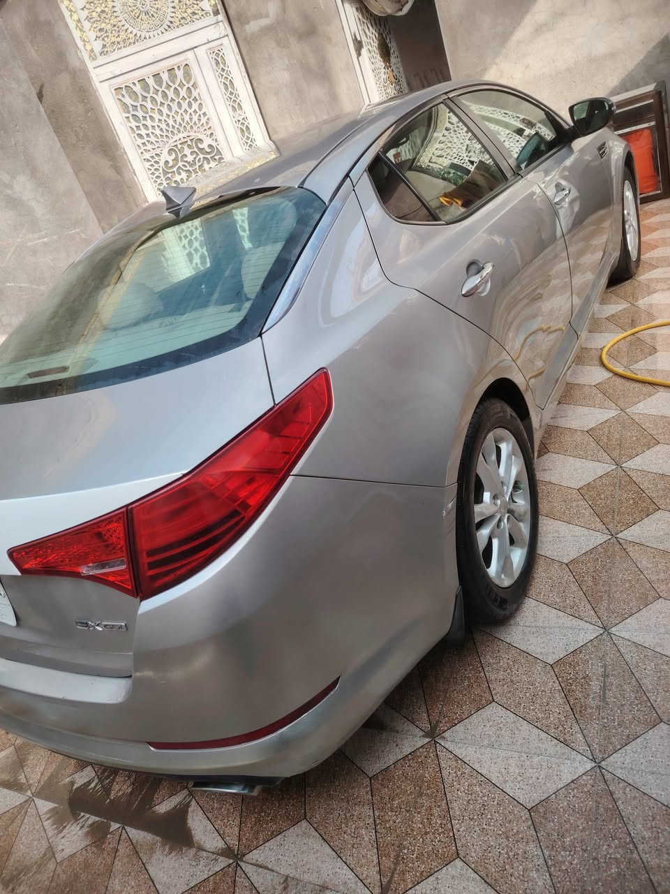 سياره كيا اوبتيما موديل 13 رقم ذي قار تحويل مباشر فول مواصفات ما عدى الفتحه تبديل جاملغ بدون دواخل وبيها رشات صبغ بسيطه تبريد قطعتين ثلج سيارة حلوه مال جناي سنوية للغايه 28 جاهزه من كل شيء العنوان بالناصريه مركز المحافظة الاتصال ***********
