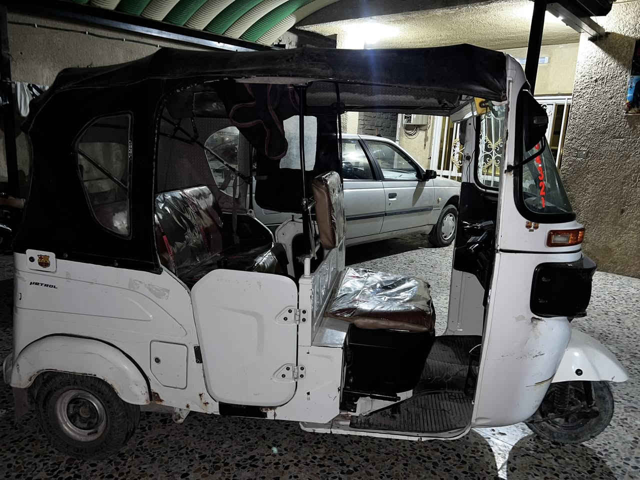 سلام عليكم تكتك موديل 21 مرقمه وجاهزه كفاله بدون صبغ ولا تعمير بس بيع ضربه خفيفه سعر 8 سنويه إنكليزي تحويل ثاني يوم مكاني بغداد حي النصر شراي خابر ***********
