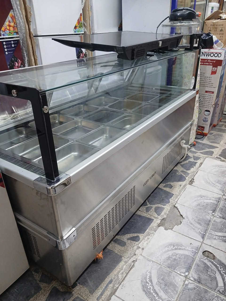 أغراض محل للبيع *********** استعمال قليل كوت
