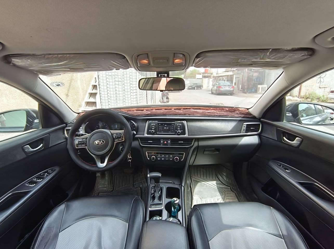 السلام عليكم ورحمة الله
من رخصة الادمن
سياره اوبتما وارد أمريكي موديل ٢٠١٧ حادث موضح بالصور داخل المنشور
محرك ٢٤٠٠
ايرباكات سليمه بچم كبس
لايتات زنون شمسي ناصي زنون ثلجي عالي
دوشمه جلد
ارضيه جلد
سياره جاهزه من كلشي
رقم اربيل بأسمنه
سياره ادامه كامله متصرف عليه اي شي
السعر 132 وبيهه مجال حك العمله
للاستفسار الاتصال ***********
غير متواجد على الفيس
