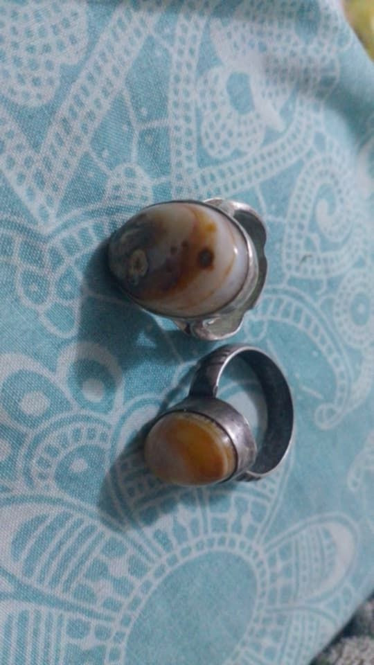 لل ب ي ع السعر اثنينهن ب 50 الف قفل ابو شذره جبيره 30 الف والثاني ب 20 الف عنواني بصره تنومه ***********
