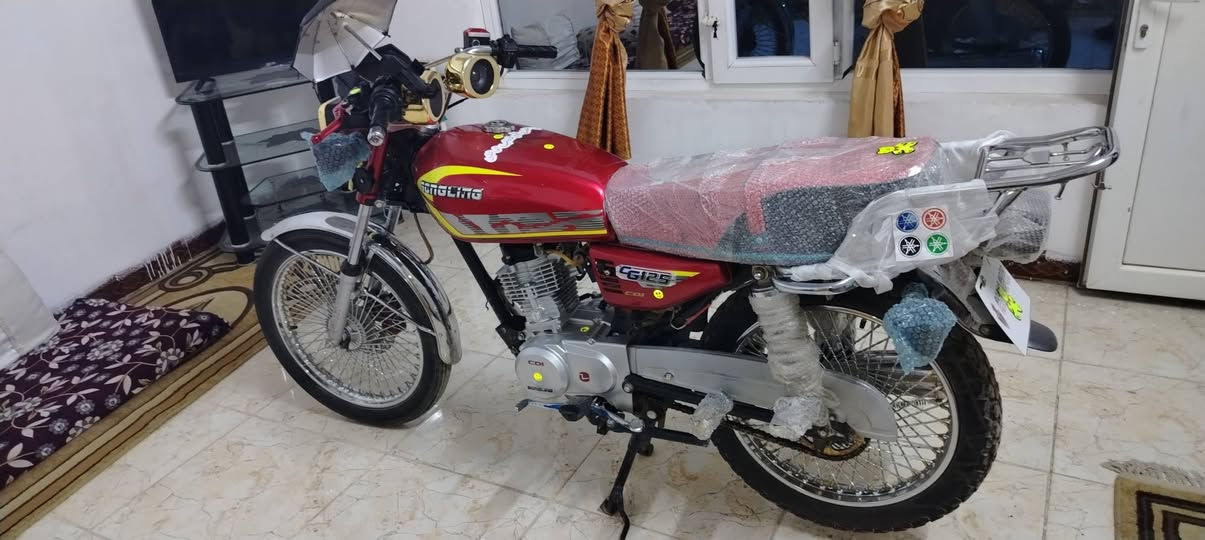 سلام عليكم شباب دراجه للبيع نضافه ونشاط فول دراجع موديل 25+دراجه اصبانه ما مطخوخه مالت منتسب من البيت للدوام شراي اتصل ***********
