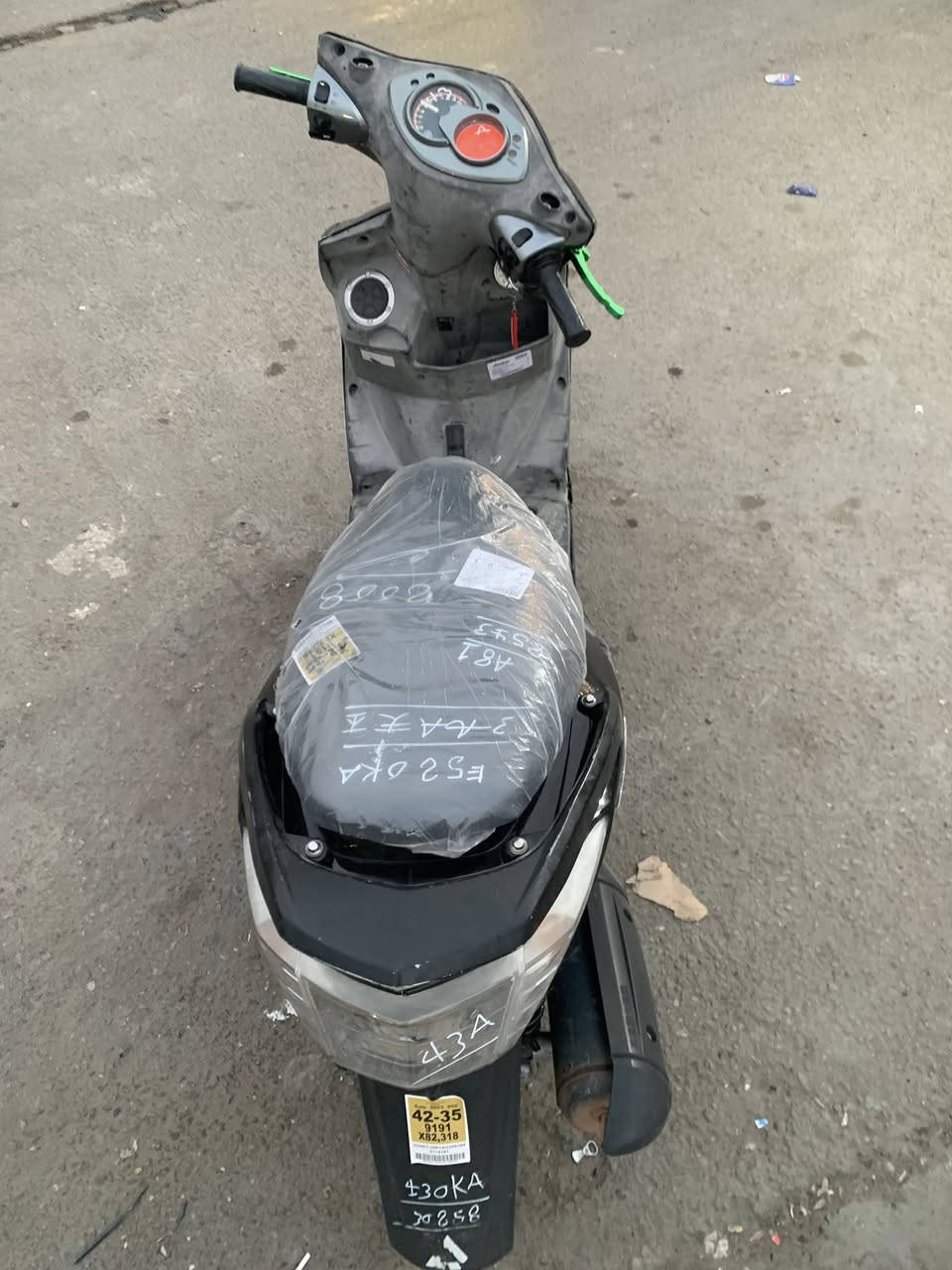 السلام عليكم 
سكنس فحل كابريتر للبيع
كابريتره تعبان أبيعه كوم حديد 
ب400قفل قفل المكان الشعب
***********
