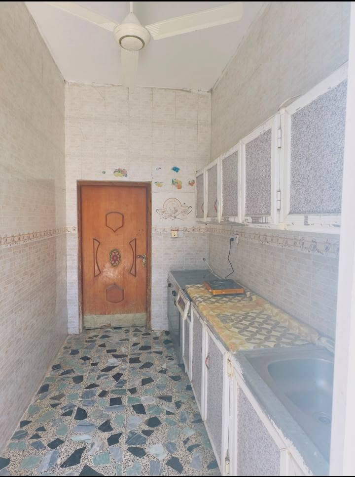 *🏠 للبيع بيت طابو صرف 25 - الفجر / حي الجمعية*

🔹 *المساحة*: 110 متر مربع  بناء  حديث   
السطح   كونكريت   
🔹 *البناء*: طابق واحد + غرفة بالطابق الثاني 
البناء طابوق +كونكريت مسلح

🔹 *التفصال*: 
 صحيات خارجيه  
استقبال   
 مطبخ 
 صالة كبيرة   تحتوي  على  منور  +  حمام  داخلي     
درج   داخل الصاله   يوؤدي الى  غرفة  نوم   في الطابق  2   والسطح  

🔹 *السند*: طابو صرف 25

*📍 الموقع*  
- حي الجمعية - قضاء الفجر 
- قريب على الشارع العام الرئيسي 
- قريب على شارع 30  
- مقابيل بيت  
- الاخ  حجي احمد عكموش مالح 
- قرب بيت ابو بندر   الله يرحمه 
- منطقة هادئه  وجيران  محترمين   جدا 
-  ومتوفر  على كل الخدمات: 

📞 *للاستفسار والمعاينة*: ***********
ارفعو المنشور بكلمة يا الله
