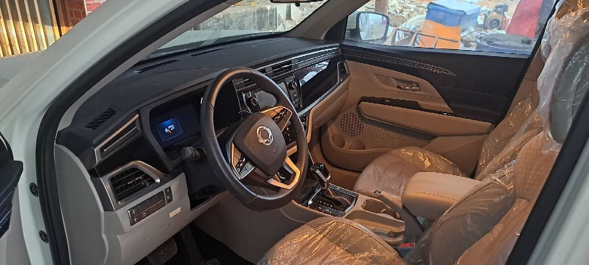 سانك يونك موديل ٢٠٢٤ فول مواصفات محرك ٢٠٠٠ السيارة حرة زيرو ما ماشية الشراي يراسل او يتصل على هذا الرقم ***********
