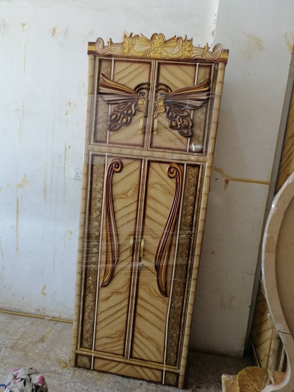 السلام عليكم غرفه للبيع ٦باب طابقين توصاه صاج صبغ حراري نظيفه السعر 850 الف وبيه مجال العنوان بعقوبه كاطون الرازي شارع ابو رباح قرب مرطبات لسيد مزاد ابو كرار الغريباوي ***********
