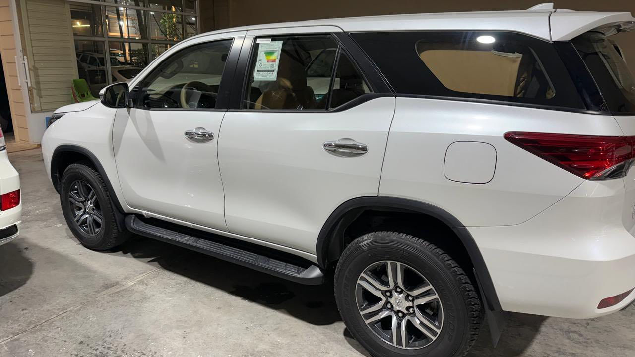 تويوتا فورجنر 2024 كفاله عامه السياره جديده اخت الزيرو ماشيه 9100 كم في حالة الوكاله مغفلة كشنات وارضيه 
للاستفسار الاتصال على الرقم 
*********** او المراسله خاص
