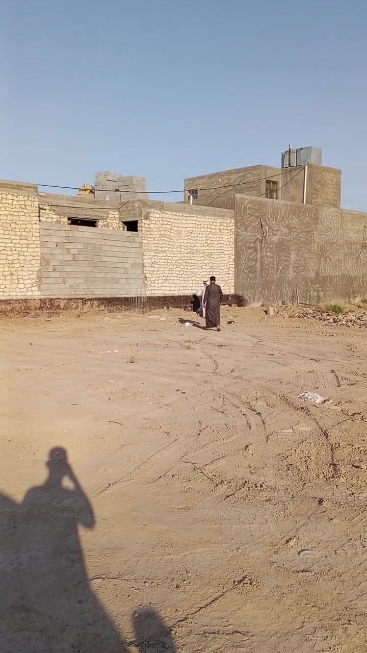 سلام عليكم اخوان عندي قطعه ارض للبيع في جرايشي قريب عل بيت محافظ احمد خلف سابق وذا رقمي ***********
