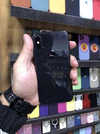 ايفون اكس الصغير  الذاكرة ٢٥٦  البطارية ٧٣  اللون اسود  الجهاز نظيف جد...