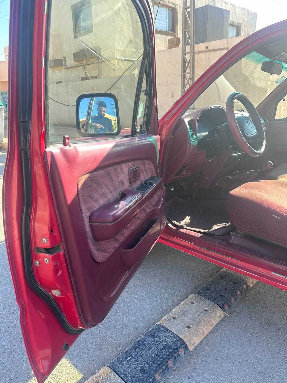 السلام عليكم 
للبيع 
بيك اب تويوتا 
موديل ٢٠٠٠ 
مكفوله بيه طخه براس بنيد محرك لا تنقيص ولا تبخير وكير جديد رقم انبار سنويه ٢٠٢٨
للاستفسار ع رقم صاحب سياره 
***********
