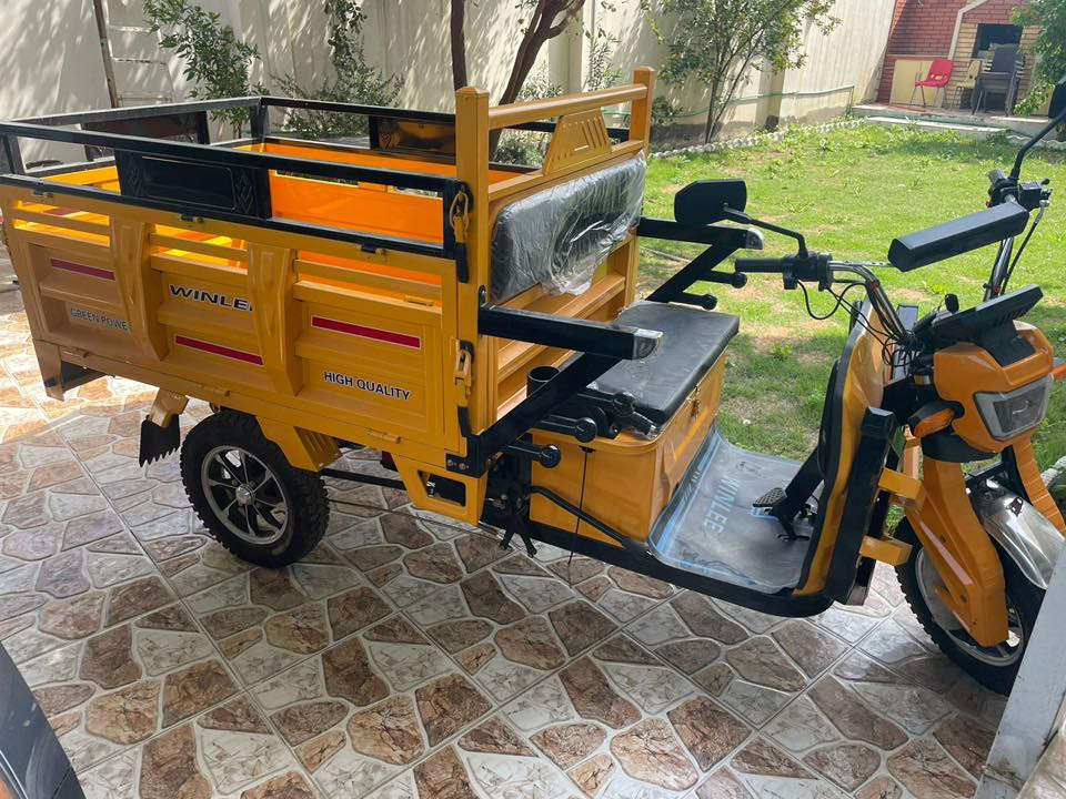 ستوتة شحن للبيع
جديدة الحجم الجبير 

للستفسار ***********

‭0783 573 6308‬

السعر: مليون و600 بيهة مجال
