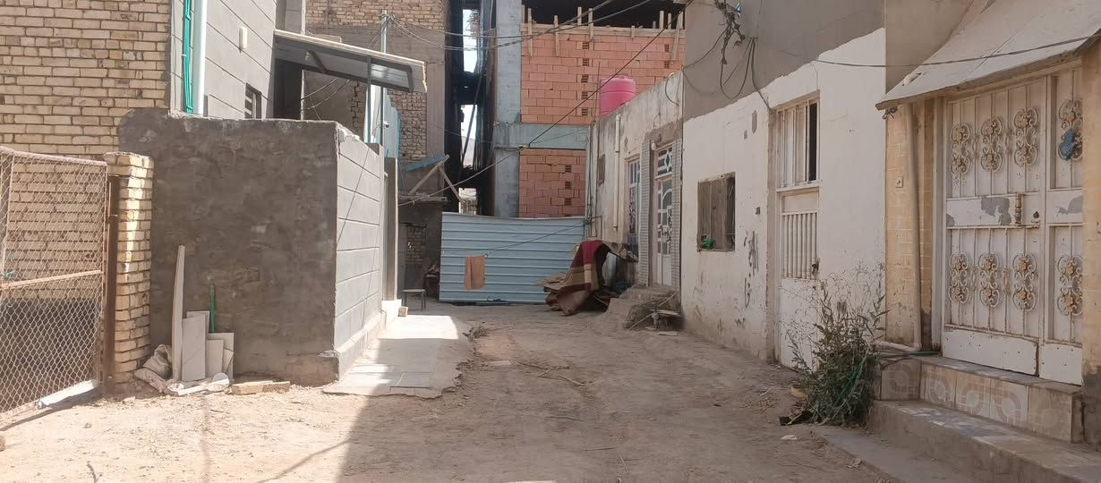 السلام عليكم بيت خلف السينما مساحتة اقل 80 طابقين بل السوك هاي صور الشارع مالتة  البناء مالتة 2013  طابوك  ‏‪***********‬‏
*********** 
التواصل علة الرقام الموجودة واتساب موجود او مراسلة الصفحة
