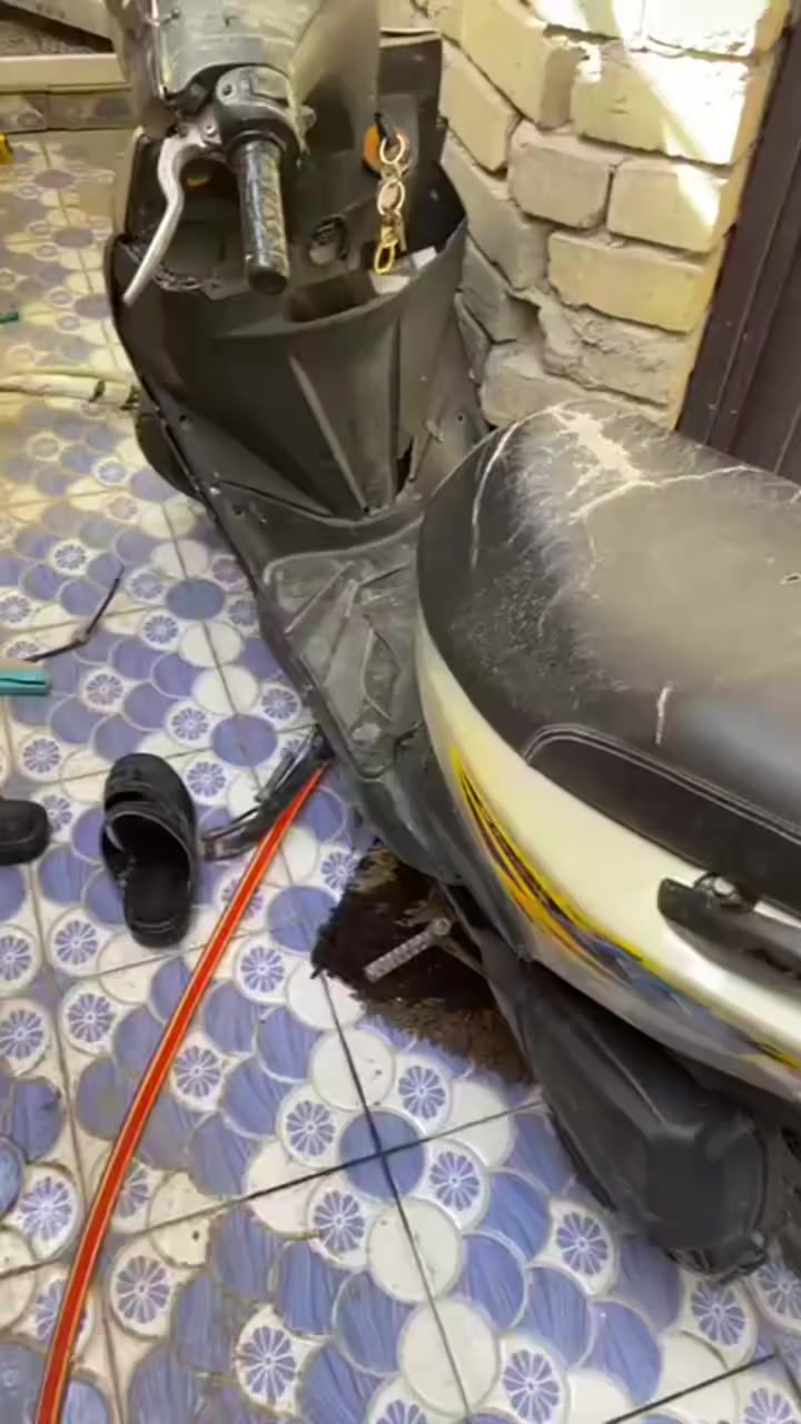 سلام عليكم دراجه اف اس للبيع عايزها بس كفرات الدراجه مكينه فول كلجات فول  شرط شلعه ومعدل كهربائيات كلها شغاله نكرت سلف هندر تايرات اثنينهن جدد  كتلك بس كفرات مخربتها  السعر 250 وبيها مجال راسل ونتفاهم


**إذا كنت صاحب هذا الإعلان وتريد حذفه لأي سبب، رجاءا أرسل رسالة إلى الدعم الفني**