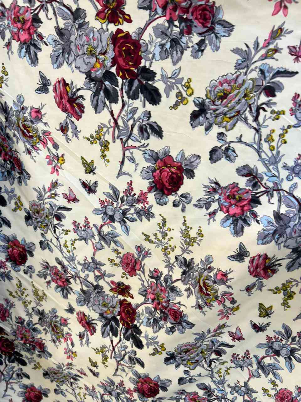 خياطة وبيع اقمشه حسب الطلب يؤجد تؤصيل حجز واتساب ***********
