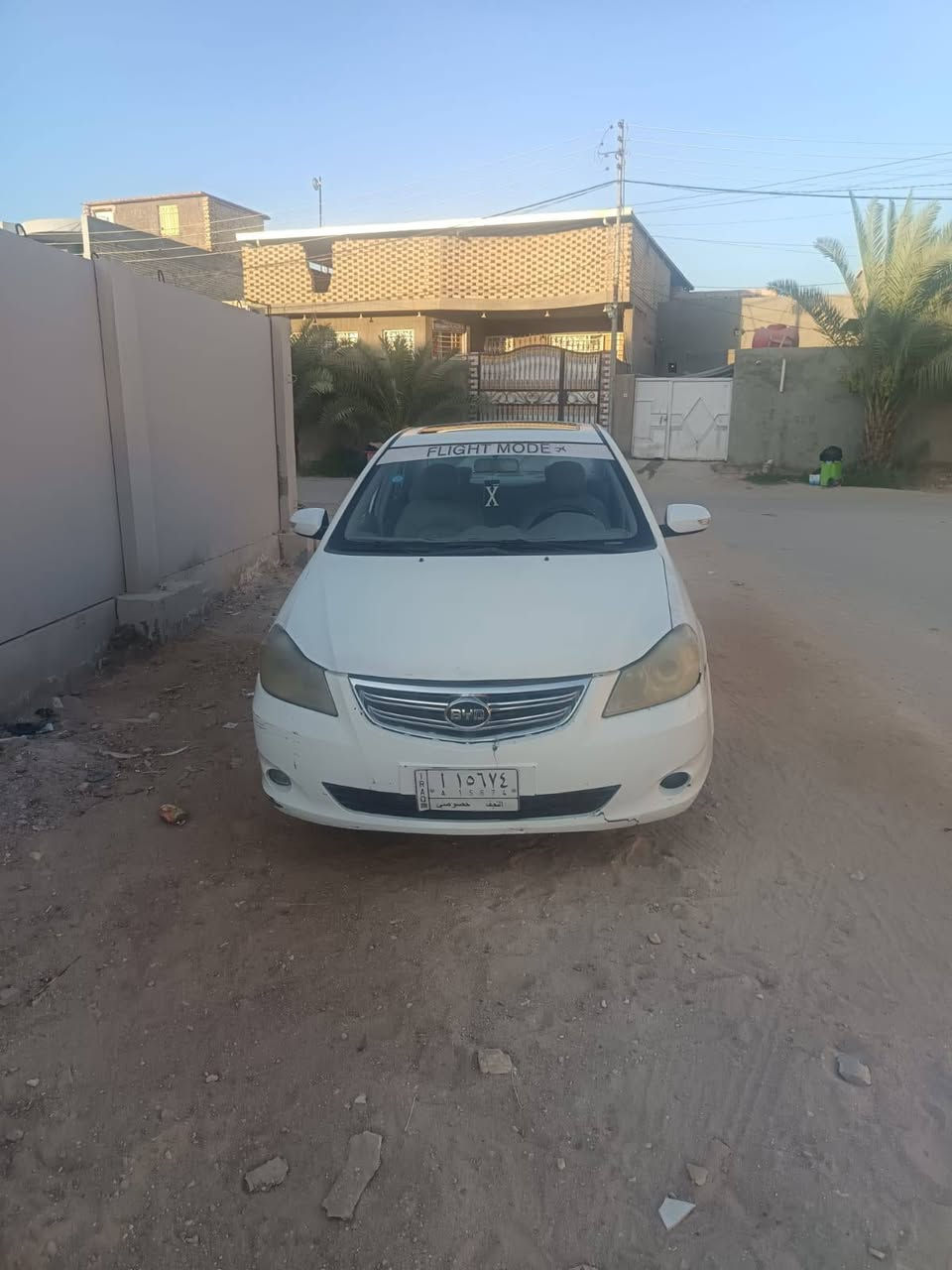 بي واي دي موديل ١٣ جي ثري اوتوماتيك رقم نجف ألماني
طخات خفيفة
 بدون ضربة او تبديل
السيارة بإسمي محرك ١٨٠٠ 
 حداديه تبريد جديد تايرات جدد جاهزه من كلشي مواصفاتها  بصمة تشغيل اشاير ترحيب اشاير بالمري  مكان السياره كوفة ناحية العباسيه 
رقم الهاتف ***********
 السعر ٤٥
 وبيها مجال
