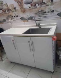 سنك المنيوم بعدة جديد مرمر حوض  استيل لونه ابيض للبيع مكاني  حي الجهاد...