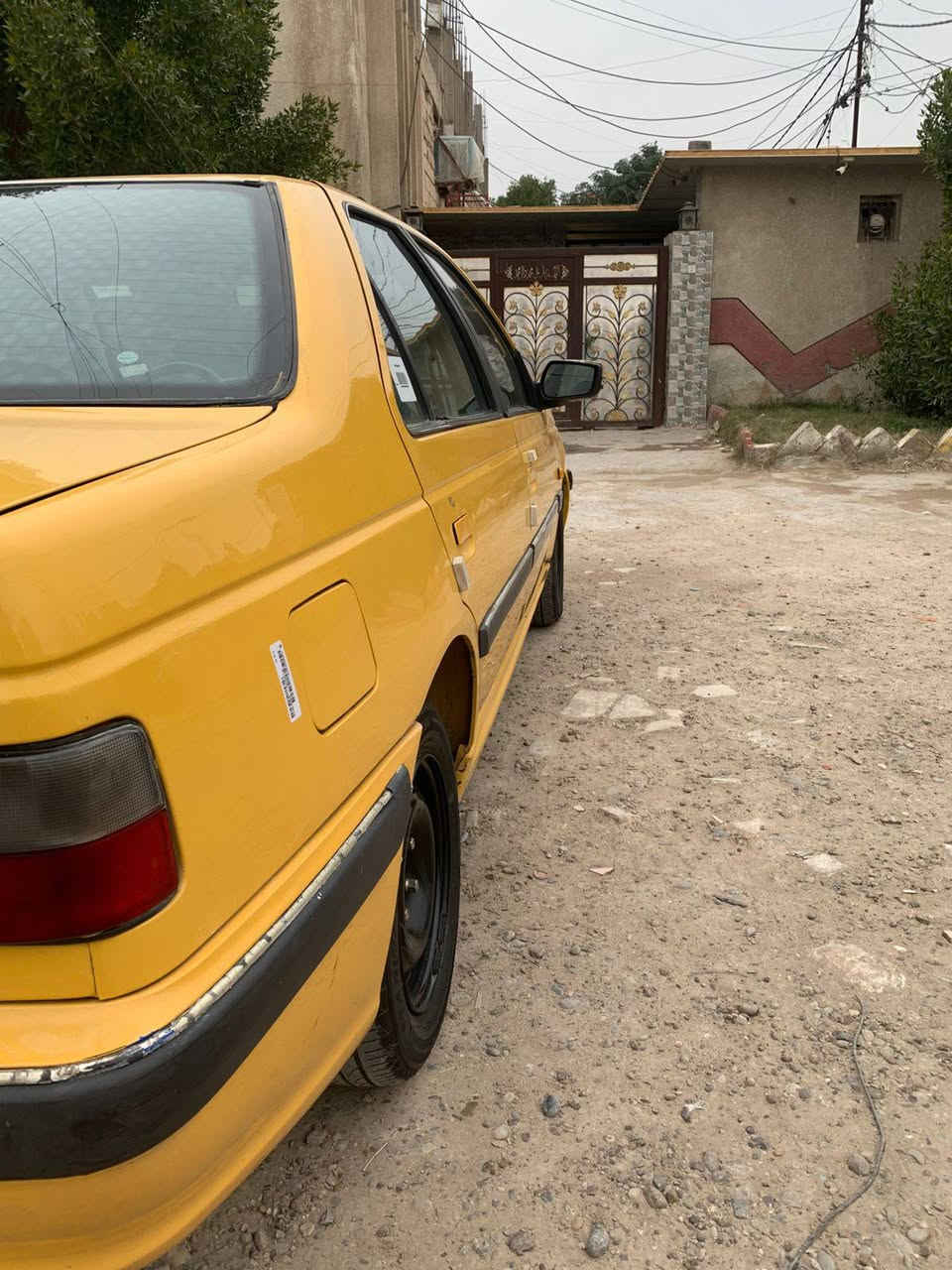 السلام عليكم بيجو بارس للبيع 2015 سياره جاهزه مقفوله بس البنيد بيه صبغ تبريد شغال تخم تاير سنويه 27 رقم انجليزي باسمي السعر 47 العنوان بغداد البنوك رقم الهاتف ***********
