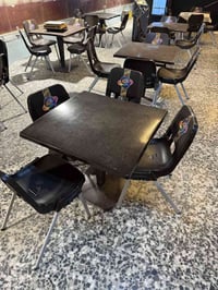 غراض مطعم للبيع اللي يحب يتواصل موجود على الواتساب 07835755218