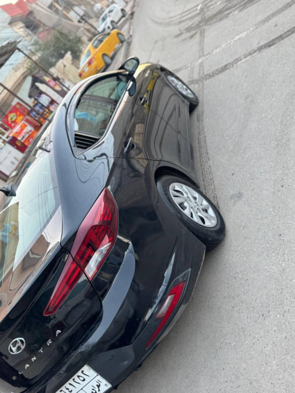 لانتره 2019 بيها مكانين بارد بدون صبغ مكان  سياره موصل السعر ١٢٥ وبيها مجال بسيط ***********
