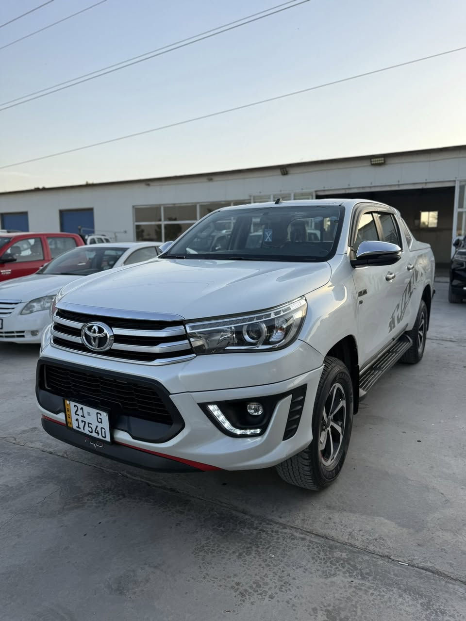 السلام عليكم
تويوتا هايلوكس TRD  
6سلندر 
موديل2020
بانزين 
ماشية126 الف حقيقي 
مواصفات
رقم سليمانيه بسمي 
بيها باب خلفيه براغيه مفتوحات فقط سونار مرفق 
سعرها 265وبيها مجال بسيط 
ميحتاجلها مصرف ابد ترايها يخبل 
مكانها بغداد راشديه 
***********
