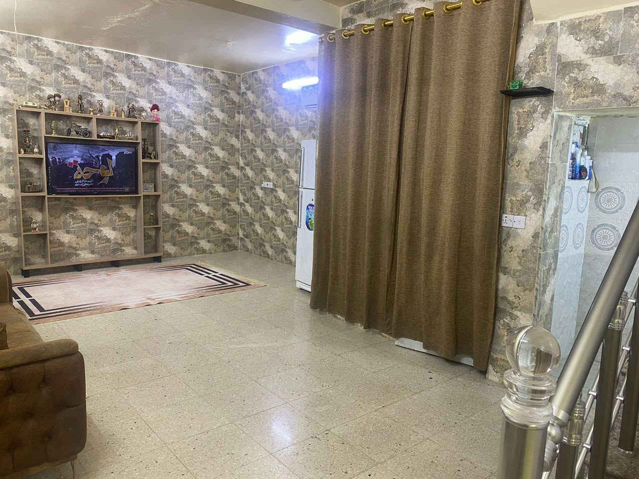 للبيع دار مساحه ٨٠ متر طابو زراعي سند ٢٥ منطقة البلديات ضياء الحلفي خلف شارع المصرف الدار واجهه خمسه متر السعر ١١٠ مليون للإستفسار مع رقم مكتب المستقبل ***********خلف مطعم الهلالي مطعم خلدون سابقا
