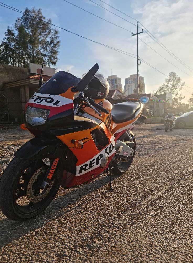 CBR600REPSOLهەموو گیانی بە شەرت أربيل, العراق


**إذا كنت صاحب هذا الإعلان وتريد حذفه لأي سبب، رجاءا أرسل رسالة إلى الدعم الفني**