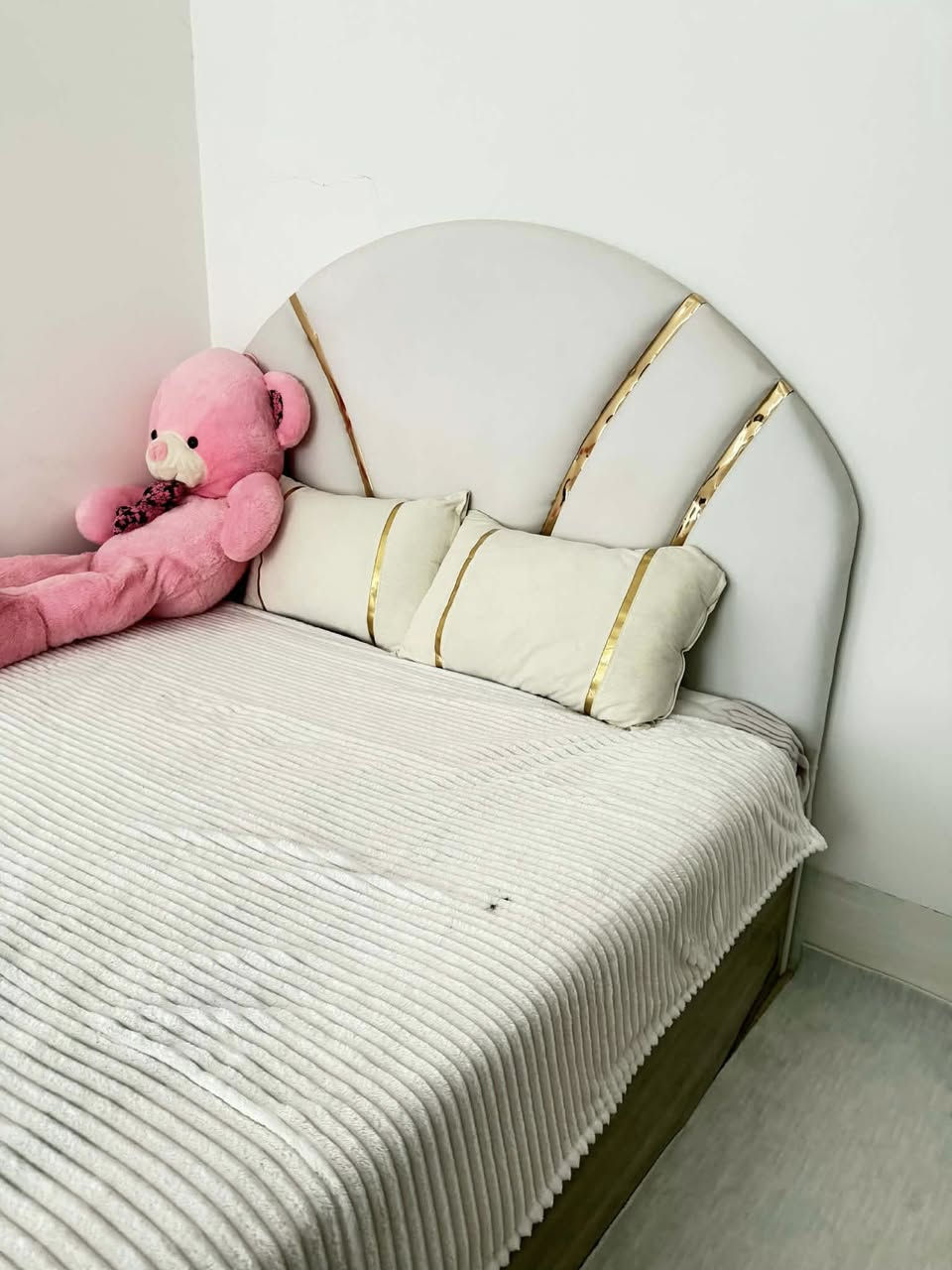 سيسه م دوو نه فه رى بەدۆشەکەوە بۆفرۆشتن دەسکردەو زۆۆر تۆکمەیە شکاوی دڕاوی هیچ نیە لەحاجیاوا  نرخ ١٢٠


**إذا كنت صاحب هذا الإعلان وتريد حذفه لأي سبب، رجاءا أرسل رسالة إلى الدعم الفني**