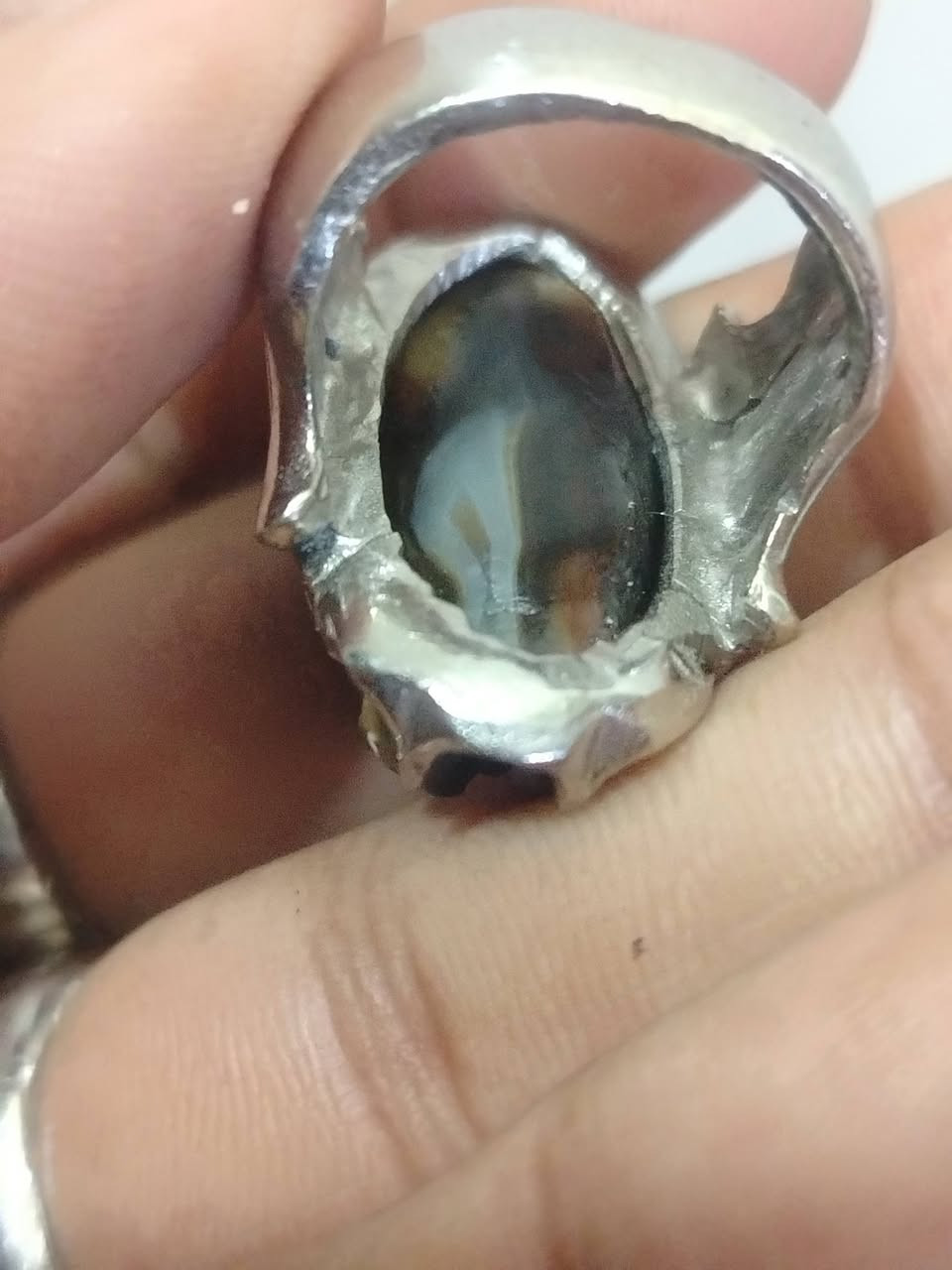 السلام عليكم احبائي محبس راديوم قديم تحفه الحجر صلطاني نباعي قديم مروحن السعر خاص العلوان بغداد شراي اهلن وسهلن مرحبا رقم الهاتف ***********
