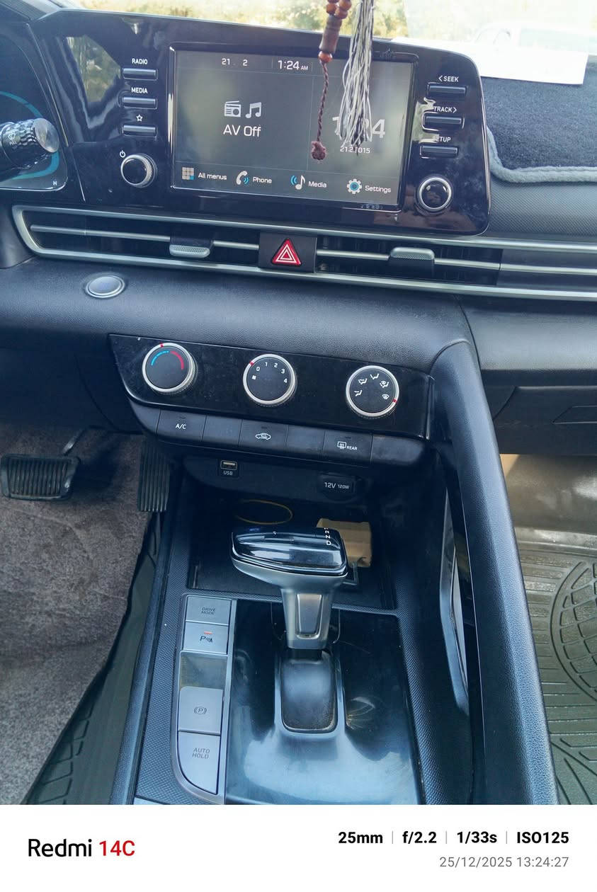 السعر 138
النترا 2024 خليجي تجميع الصين ماشية 27
 سقف سلايد ،بصمة تشغيل، اوتو هولد
وضعيات قيادة/ سمارت ،كومفورت،ايكو، سبورت
محرك 1500 دوش دبل نوزل
مكان السيارة قضاء كلار /السليمانية
0772969051


**إذا كنت صاحب هذا الإعلان وتريد حذفه لأي سبب، رجاءا أرسل رسالة إلى الدعم الفني**