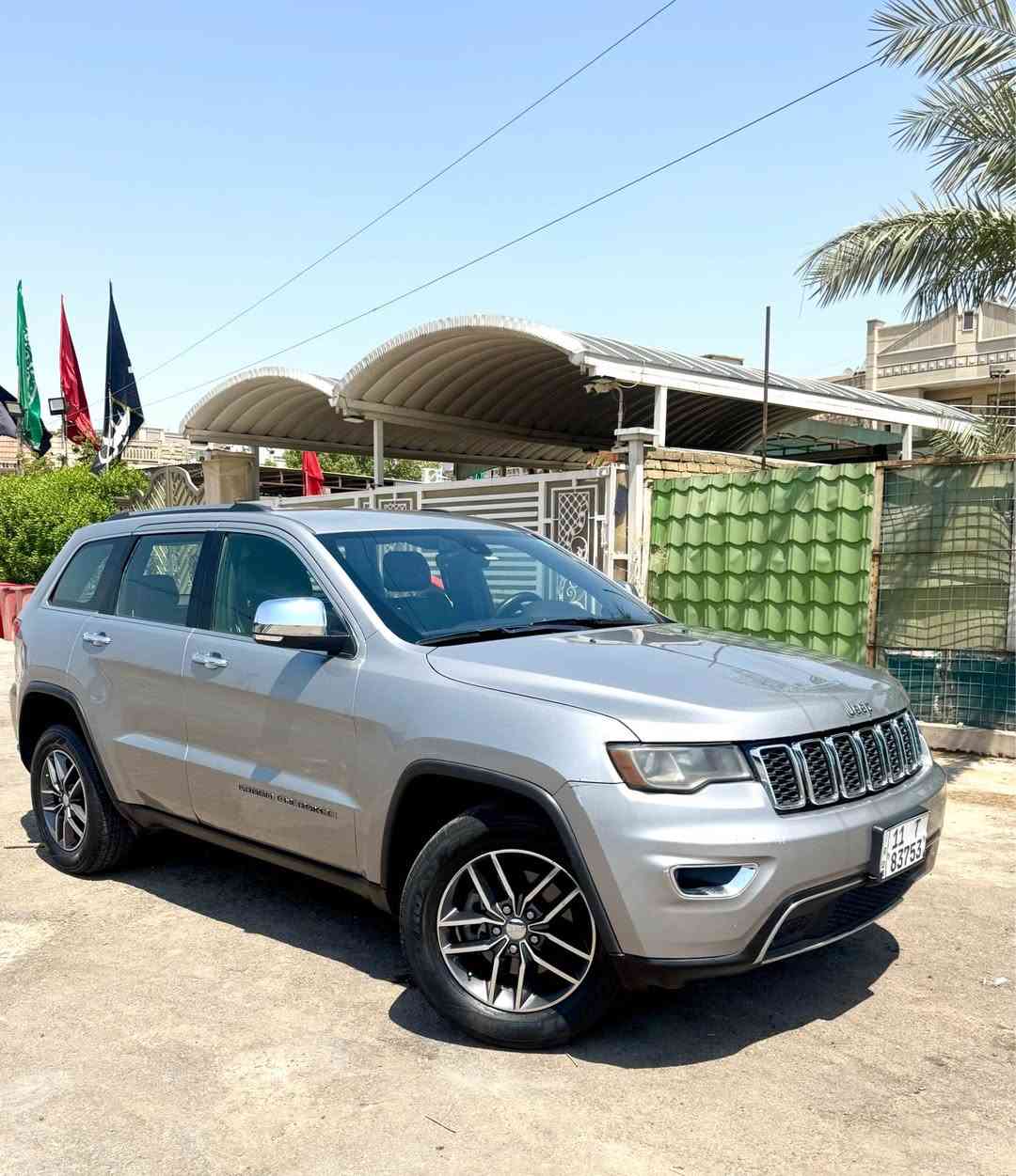 السلام عليكم جيب فئة ليمتد موديل 2017 رقم بغداد الجديد تحويل ثاني يوم محرك 3600 حادثها بسيط طخة بالجاملغ الامامي والخلفي بدون دواخل شرط الفحص فول مواصفات عدا الفتحة بصمة تشغيل عن بعد جنطة كهرباء كشنات جلد وكهرباء تدفئة كشنات رادارات ويل كب 18 وباقي المواصفات المعروفة السيارة جديدة وجاهزة دينار متصرف عليها للبيع فقط السعر 178ورقة بيها مجال بسيط حق الجية للاستفسار *********** مكاني بغداد غير متواجد عالنت الشراي يتصل بغداد, العراق
