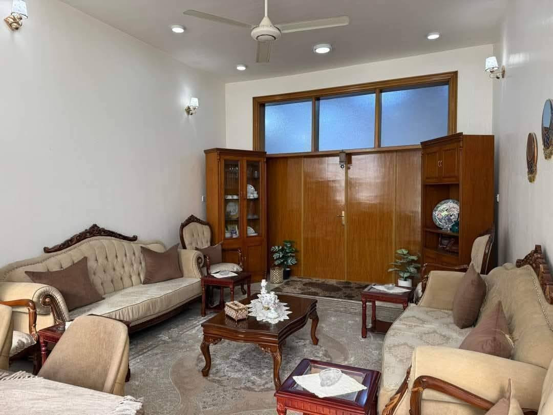 🏠 / دار للبيع مساحه ٢٠٢ م طابو صرف 

            واجهه ٩ م / نزال ٢٢.٥ م 

🧱 بناء حديث درجه أولى 

الطابق الاول / مطبخ . أستقبال . هول . غرفه . مجمع صحيات . كراج . صحيات 

الطابق الثاني / ٣ غرف . هول . مجمع صحيات 

🌍 الموقع / الضباط الأولى قرب مدرسة الحله 

للأستفسار أكثر مراجعة مكتب 
عقارات_أراضي_بابل_الخضراء للمقاولات العامه والتصاميم الهندسية 
شارع ٦٠ .. عمود ٣٠٠ .. مقابل أستدارة علي بقلي 
الشيخ حازم 
وسام محمد 
أبو حيدر / *********** حلة, بابل
