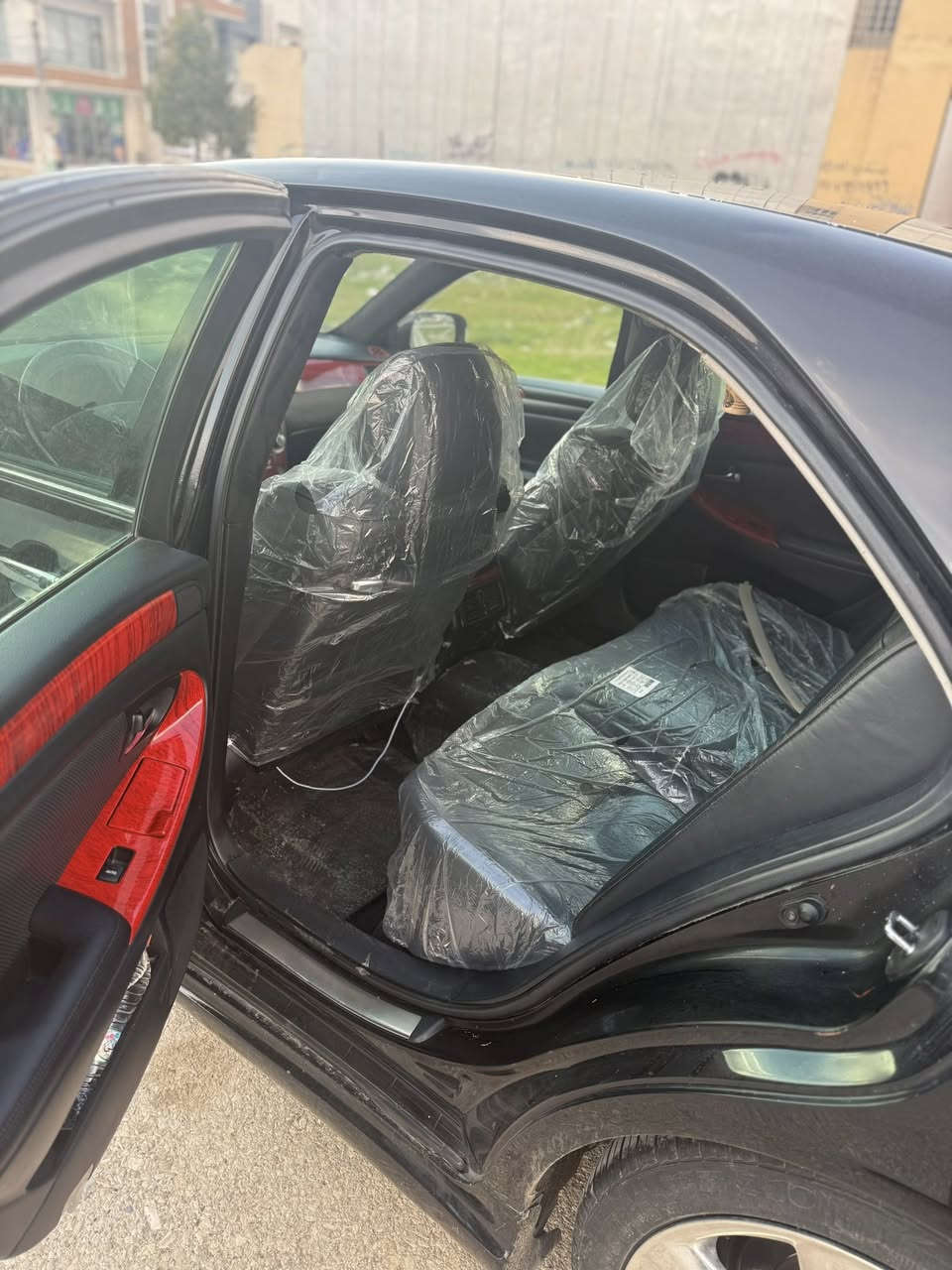 تۆیۆتا کراون شاهانە
مۆدێل 2007
95 هەزار کم ڕۆشتوە
هیچی پێوە نیە بەس شوێن موسەکانی بۆیاخە
ڕەنگی ڕەشی قەتران
گێڕو مەکینەو کارەبای هەر هەموو گیانی بە شەرت تەقەو ڕەقەش بە شەرت
زۆر پاکو زۆر جوان ماوەتەوە
مەکینەی ٦ پستۆن 184
هەموو گیانی بیلاد ماوەتەوە 
٣ دوگمە فول فول مواسەفات سلاید
دەبڵی سەوز بۆ دانراوە زۆر نەرمە

سعری 80 وەرقەو مجال
 0770 228 4564
