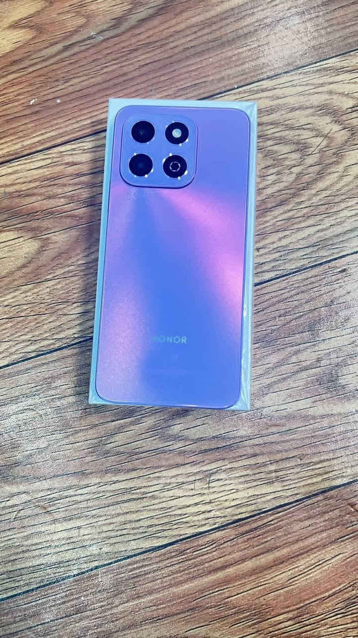 سلام عليكم هونر x6b ذاكره 128 جديد بل باكيت استعمال اقل شهر بعده بل ضمان سعر (125) بي مجال قليل مكاني بغداد الثعالبه *********** ❤️
