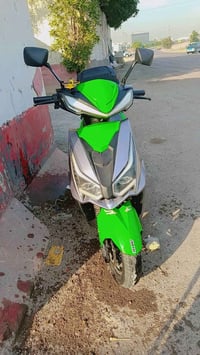 ورحمه الله وبركاته دراجه شحن نوع سكنس  عدد بطاريات 6 جديده طك سليفون م...