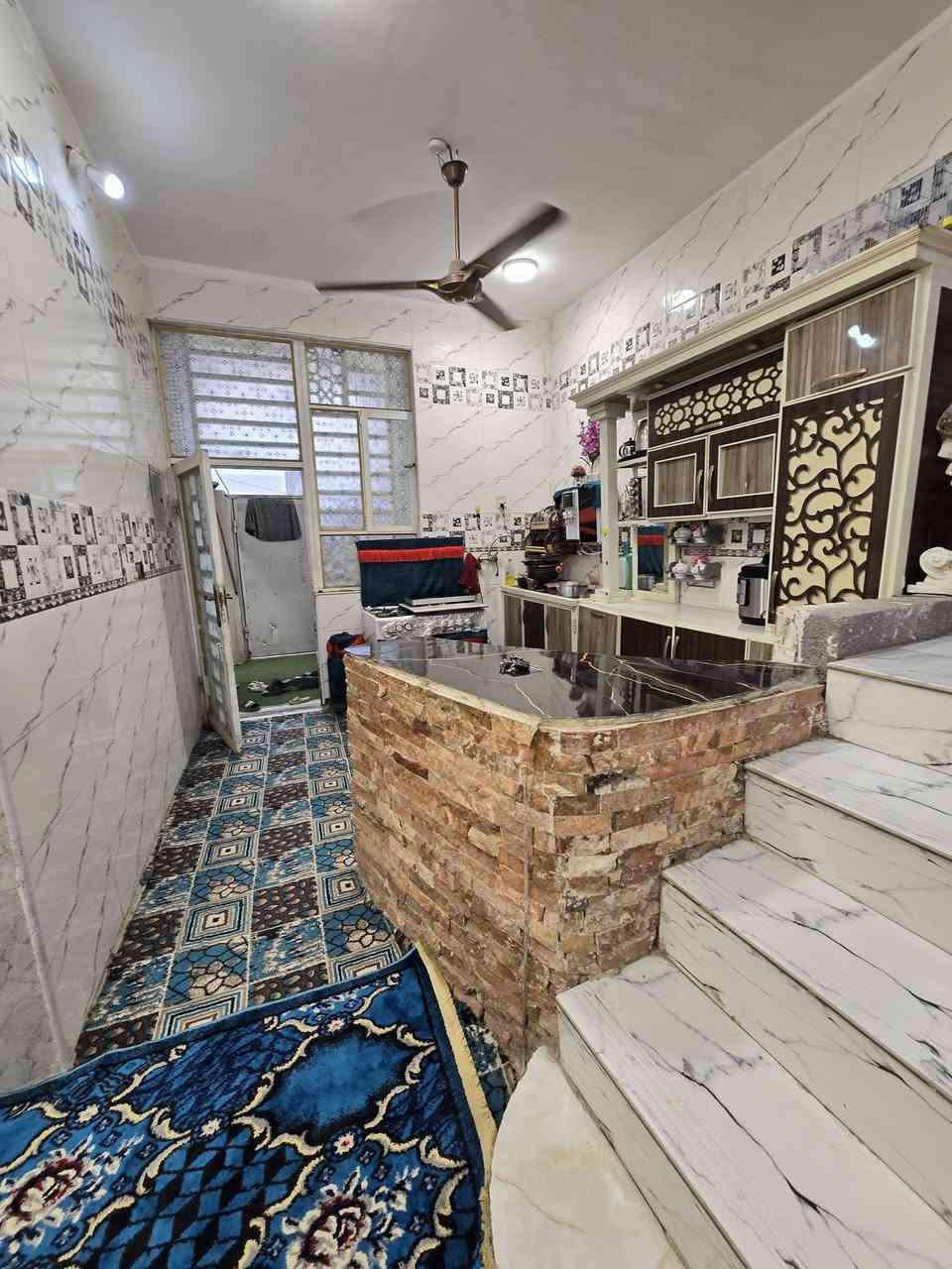 سلام عليكم بيت البيع م100 بناء حديث درجه اولى مواد هندسيه شغل سيراميك ماده بيت متعوب عليه قريب على حولي مكانه الحولي 100قريب عل شبانات  يبعد عن الامام 4كليومتروقريب على مركز***********
