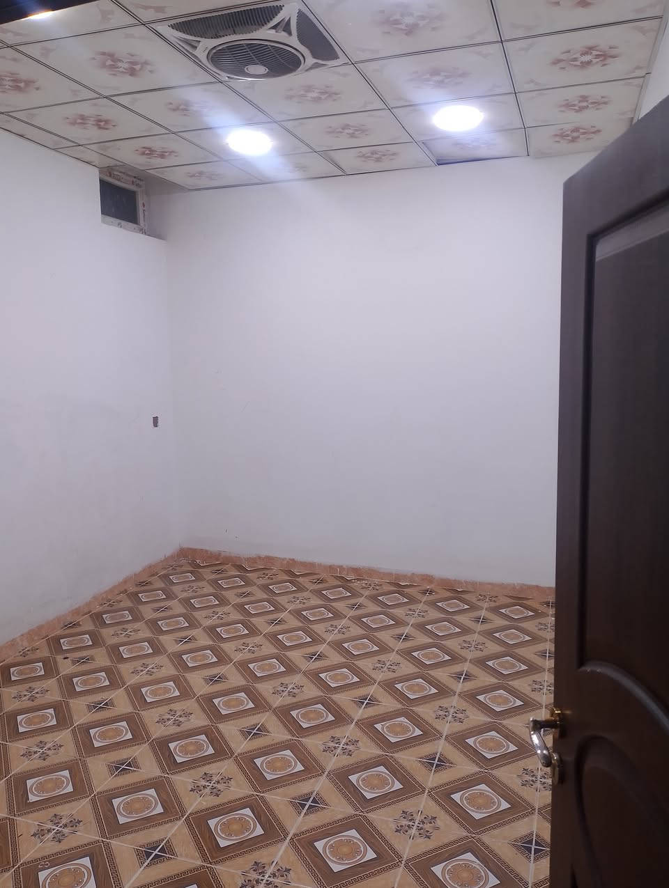 دار للبيع مساحه 95متر القادسيه قرب حديقه السلام طابقين منعزل درج خارجي
سعر مناسب جدا 76مليون وبي مجال 
***********
***********
او مراجعه مكتب التساهل للعقار والمقاولات العامه نستقبل جميع عروضكم السكنيه والتجاريه ويجار معنا نحو الافضل
