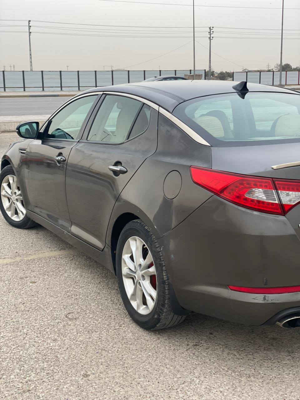 السلام عليكم كيا اوبتيما 2012 فول مواصفات السعر 98 واحد على واحد بني راما كشن كهرباء كشنات جلد مرايا شفط كشنات كهرباء تبريد قطعتين فول مواصفات باسمي تحويل مباشر بغداد مكان سياره كربلاء السياره جاهزه كير مكينه وحداديه وتخم تاير وتبريد وتدفئه كله اوكي*********** صور الحادث داخل الصوره
