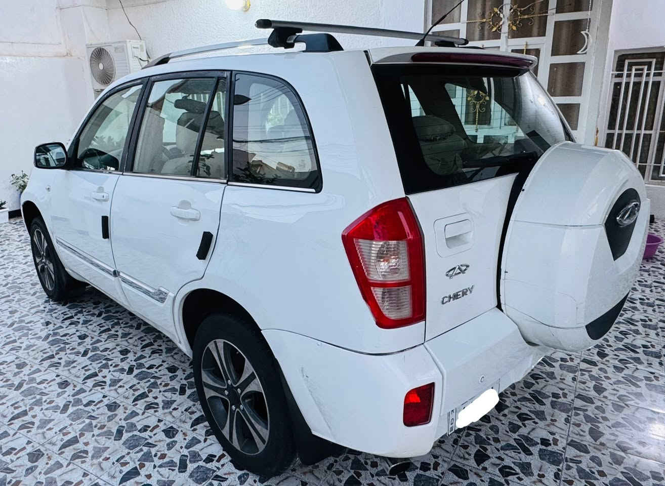 سلام عليكم 
للبيع شيري تيگو موديل 2013 محدثة 2018  فول مواصفات منظومة زنون رقم بغداد الدولي سنوية لغاية 2028 وهزة جديدة ماشية 71 الف كيلو سيارة بلادية بدون ضربة بيها صبغ قطعتين بدون دواخل مكان السيارة الرمادي قرب جامعة الانبار سعرها 64 ورقة وبيها مجال بسيط للاستفسار اكثر الاتصال بالرقم *********** 
اعتذر عن البيع بالتقسيط
