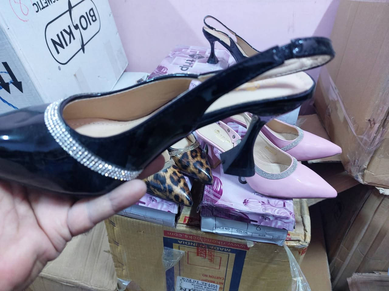 احذية جملة تصفية محل سعر القطعة 7 الاف


**إذا كنت صاحب هذا الإعلان وتريد حذفه لأي سبب، رجاءا أرسل رسالة إلى الدعم الفني**