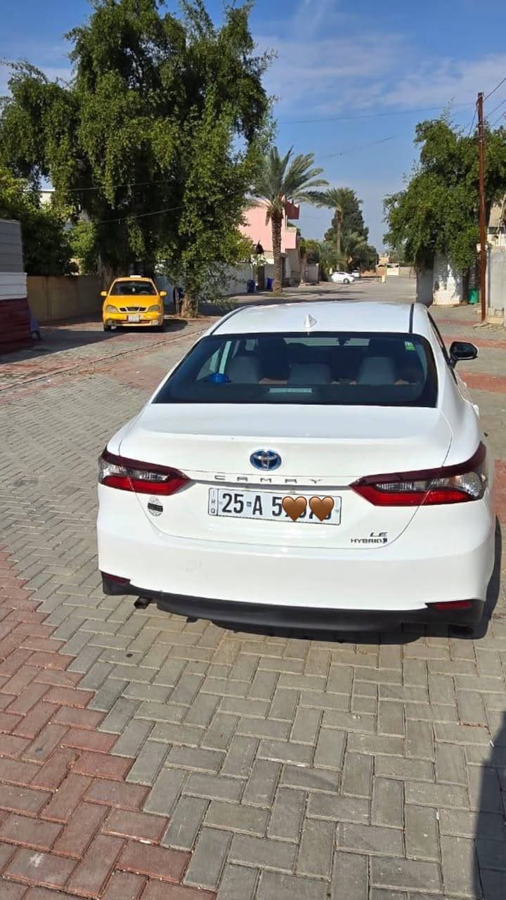 كامري 2024هايبرد
مواصفاتها

شاشه 
بصمه
ويل كب
لايت زنون
كشن جلد 

 السياره  بيها قطعه وحده صبغ وصور الحادث واتساب  
للتواصل 
***********
