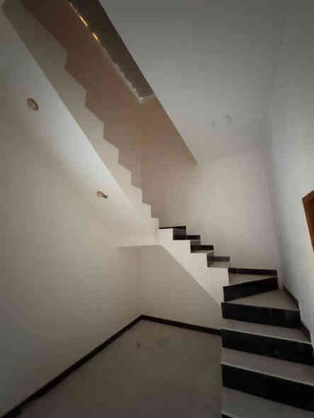 دار سكن للبيع 🏠 
#المساحة :: 100
#السعر :: 53مليون وبي مجال بسيط 
طابو صرف زراعي المالك عراقي 🇮🇶
#البناء_حديث_جاهز_للسكن 💯
شط لعرب الجزيرة شارع لفيروزيه 
#الخدمات :: ماء كهرباء مدارس سناتر 
منطقة سكنية والبناء فيها منظم وحديث
#تستلم_بيتك_عند_المكاتبة
#المحتويات ::  وصحيات خارجية وحديقة
وأستقبال وصالة ومطبخ  وصالة معزولة
وموزع غرف وغرفتين منام وصحيات داخلية ومنور 
#خارطة_مميزة_وسعر_مناسب
……….
#للأستفسار :: *********** البصرة
