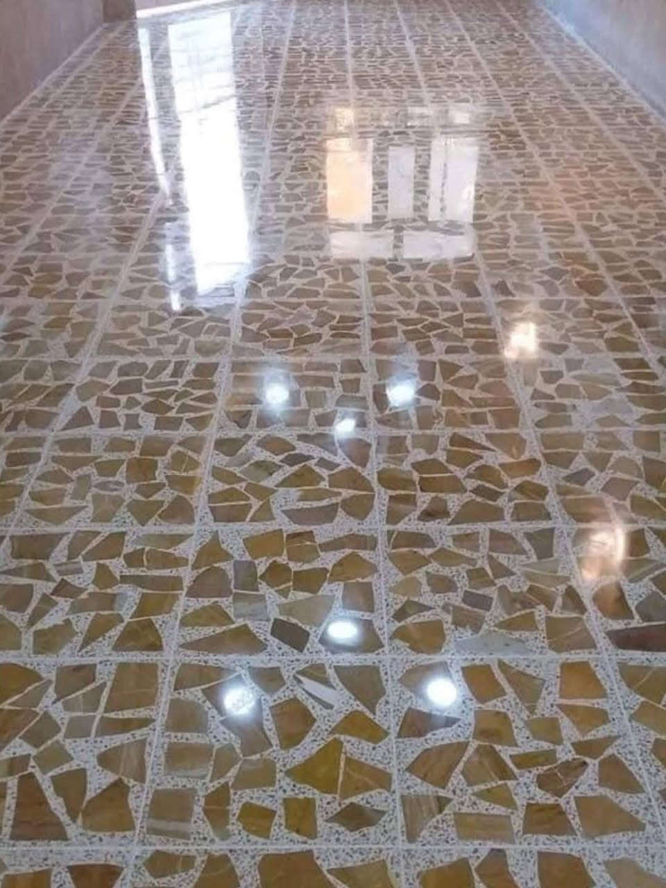 هلا بيكم مرة ثانية احنة كادر الجلي موقعي 😍😍 .. 
وين مكنت( كرخ أو رصافة ) بغداد نكدر نوصلك 
....................
🔴تلميع وجلي ومعالجه الماشي قديم وجديد 
🔴جلي كراج او بيت أو عمارات
🔴ملأ الحفر.وتصليح
🔴 الكاشي والصب والمرمر والبورسلين 
اتصل واتساب موجود ٢٤ ساعه والكادر بأنتظارك
للأستفسار والطلب   📞 *********** //***********
