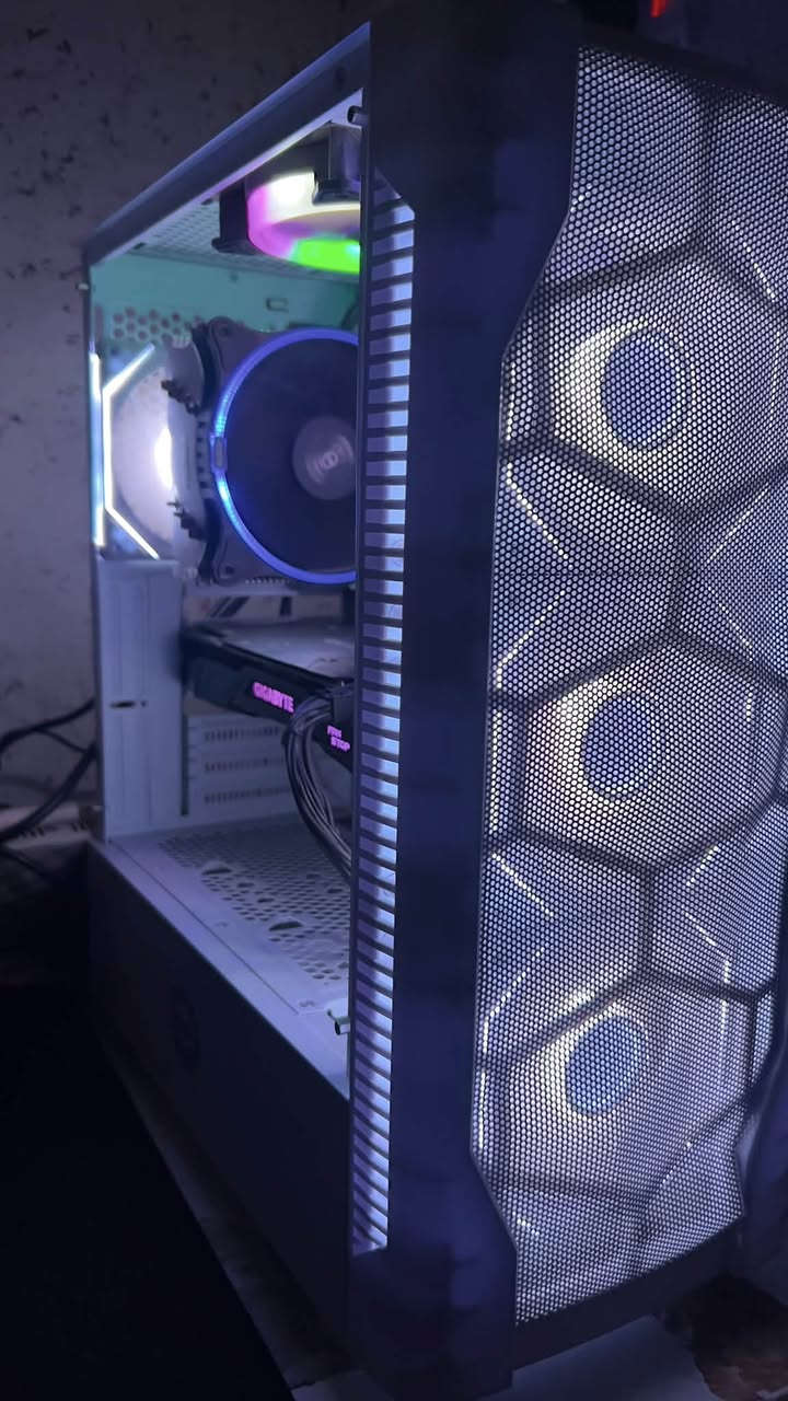 السلام عليكم شباب 

كيس للبيع مواصفاته : 

الكيس : Ryzen 5 2600
الكرت الشاشة : Gtx 1070ti 8g
 الرام : Ram 16g
 مذربـورد : M.B. B450M
الكيس : HeroGear 4 فانات + 1 تركيب 
المـبرد غازي 

ملاحظة : الكيس بدون جـامة 

سعرها 425 الف وبيها مجال 
مكاني بغداد / البلديات


**إذا كنت صاحب هذا الإعلان وتريد حذفه لأي سبب، رجاءا أرسل رسالة إلى الدعم الفني**