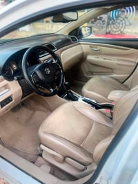ساسوكي 2022 معوقين  بس قبق جنطه بيه مبدل  108 وبيه مجال بسيط   0788721...