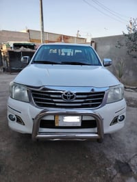 هيلوكس ٢٠١٥ • اوتوماتيك • ماشي ٢٠٠الف