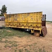 للبيع • نضيف • شاحنة