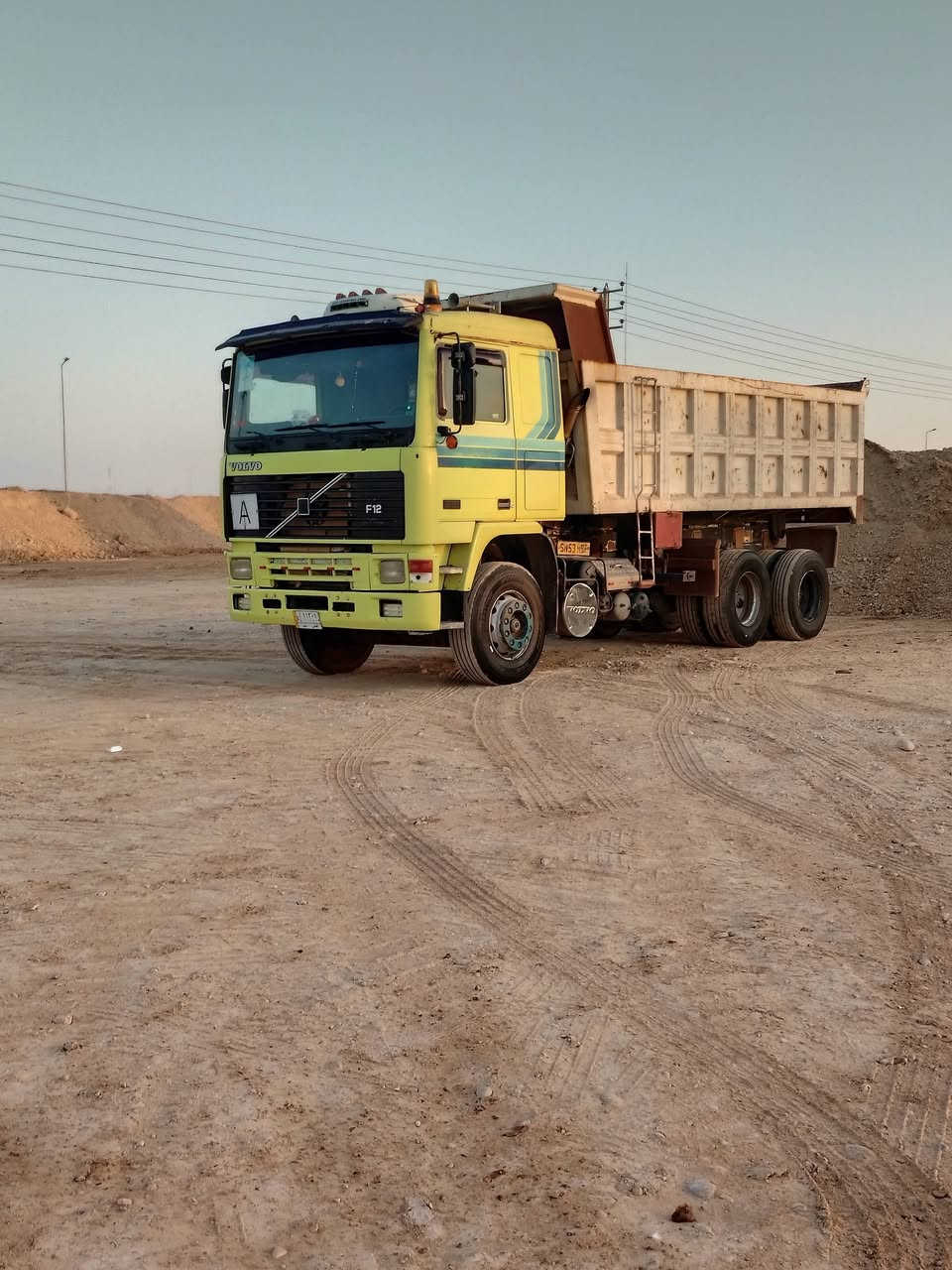 للبيع فالفو اف12 موديل 91 حجم22 السعر والتفاصيل عله الرقم ***********
